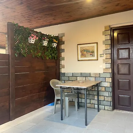 Nyaraló Dimis Right House