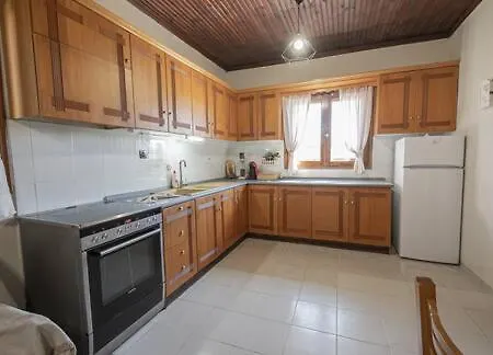 Dimis Right House Holiday home *