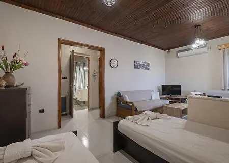 Dimis Right House Holiday home