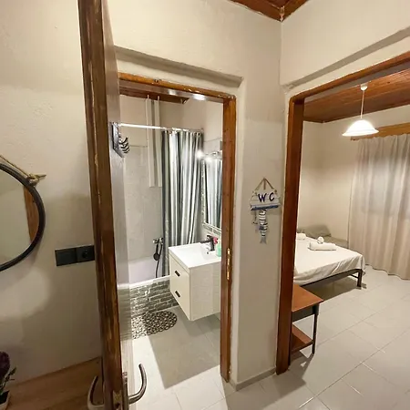 Nyaraló Dimis Right House