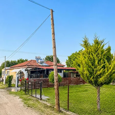 Holiday home Dimis Right House *
