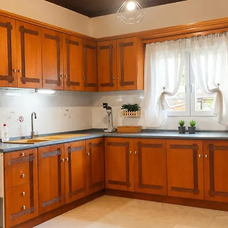 Dimis Right House Holiday home *