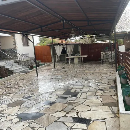 Dimis Right House * Sozopoli