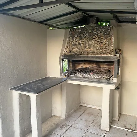 Dimis Right House Case de vacanță