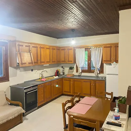 Dimis Right House Case de vacanță Sozopoli