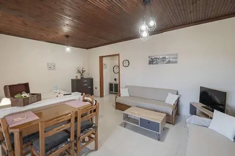 Dimis Right House *